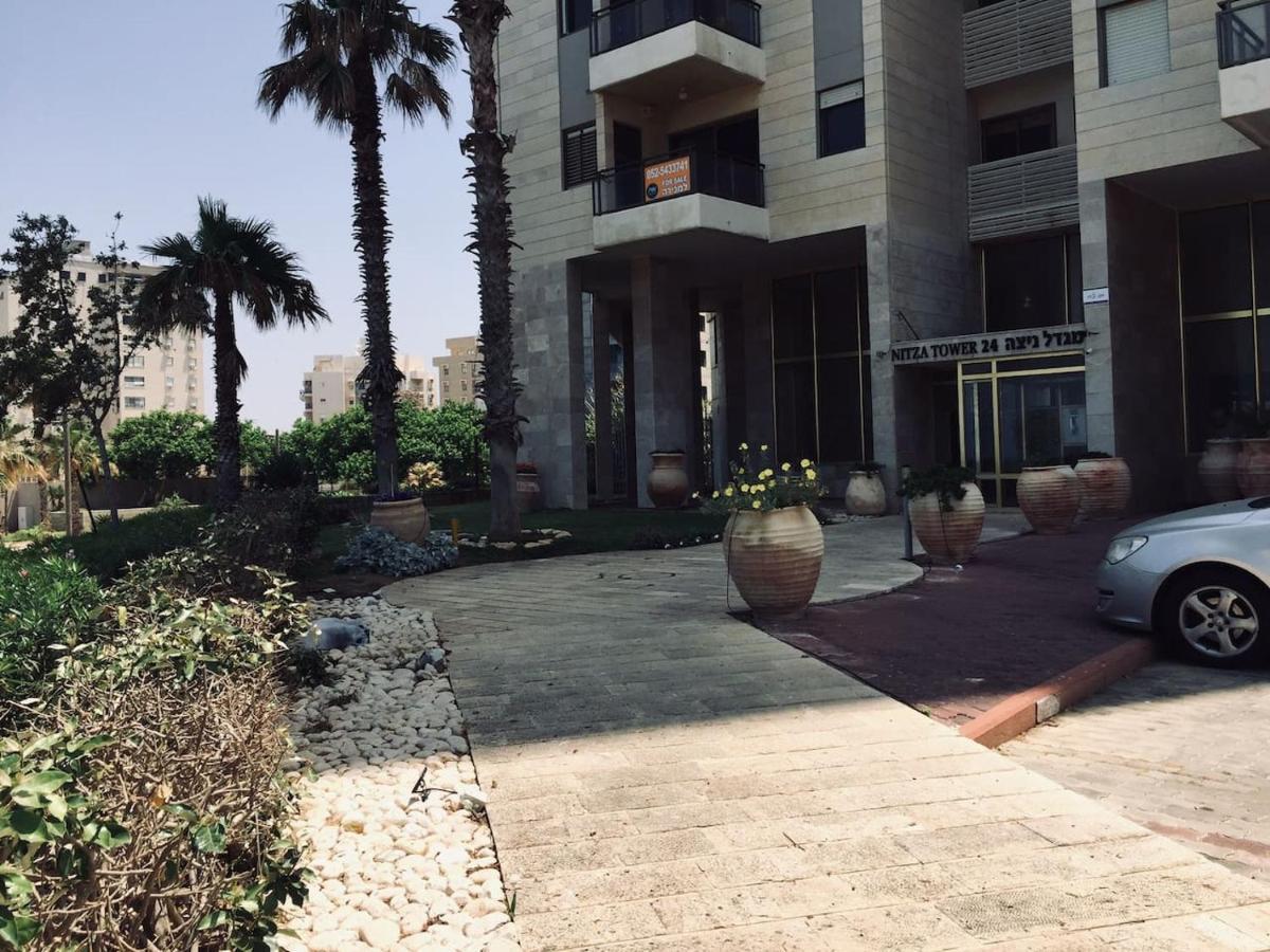 2 Bdr Nitza Appartment With Balkony Netanya Exterior foto